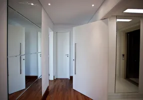 Foto 1 de Apartamento com 4 Quartos à venda, 210m² em Aclimação, São Paulo