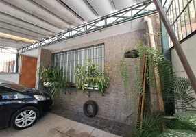 Foto 1 de Casa com 3 Quartos para alugar, 210m² em Jardim das Acacias, São Paulo