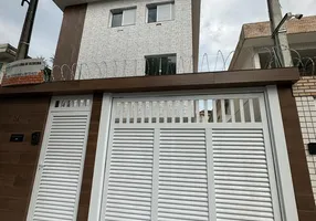 Foto 1 de Casa com 2 Quartos para alugar, 90m² em Marapé, Santos