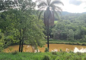 Foto 1 de Fazenda/Sítio à venda, 2000m² em Recando do Lago Azul, Mateus Leme