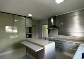 Foto 1 de Apartamento com 4 Quartos à venda, 235m² em Quilombo, Cuiabá