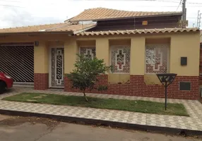 Foto 1 de Casa com 3 Quartos à venda, 360m² em Goia 2, Goiânia