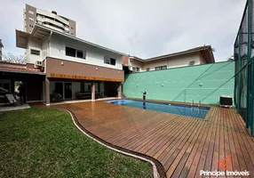 Foto 1 de Casa com 3 Quartos à venda, 320m² em América, Joinville