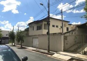 Foto 1 de Casa com 3 Quartos à venda, 300m² em Maracanã, Uberlândia