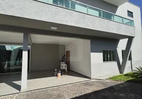 Foto 1 de Sobrado com 3 Quartos à venda, 257m² em Jardim Patrícia, Uberlândia