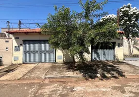 Foto 1 de Sobrado com 3 Quartos à venda, 300m² em Conjunto Itatiaia, Goiânia