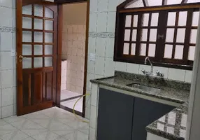Foto 1 de Casa com 2 Quartos à venda, 64m² em Água Rasa, São Paulo
