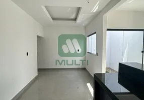 Foto 1 de Casa com 2 Quartos à venda, 70m² em Jardim Brasília, Uberlândia