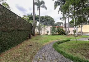 Foto 1 de Lote/Terreno para alugar, 10m² em Alto de Pinheiros, São Paulo