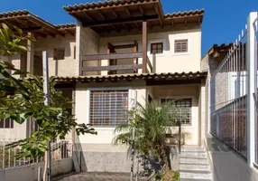 Foto 1 de Casa com 3 Quartos à venda, 121m² em Guarujá, Porto Alegre