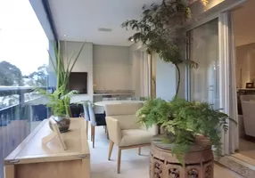 Foto 1 de Apartamento com 3 Quartos para alugar, 210m² em Jardim Vitoria Regia, São Paulo