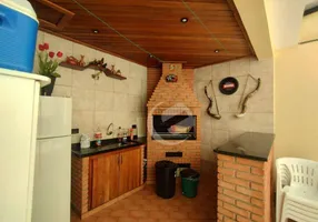 Foto 1 de Sobrado com 3 Quartos para venda ou aluguel, 254m² em Jardim Teles de Menezes, Santo André