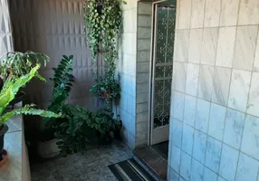 Foto 1 de Casa com 3 Quartos para alugar, 100m² em Nova Suíssa, Belo Horizonte