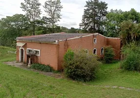 Foto 1 de Fazenda/Sítio com 4 Quartos à venda, 185m² em Chácaras Guararema, Jacareí