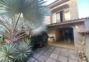 Foto 1 de Casa com 5 Quartos à venda, 720000m² em Cavaleiros, Macaé