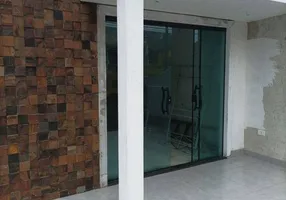 Foto 1 de Sobrado com 3 Quartos à venda, 200m² em Centro Histórico, Paranaguá