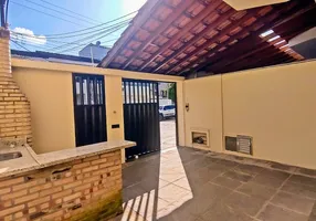 Foto 1 de Casa com 3 Quartos à venda, 99m² em Lagoa, Macaé
