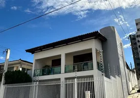 Foto 1 de Casa com 3 Quartos para alugar, 260m² em Barro Vermelho, Natal