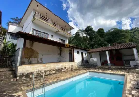 Foto 1 de Casa com 4 Quartos à venda, 581m² em Parque do Ingá, Teresópolis