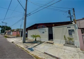 Foto 1 de Casa com 3 Quartos à venda, 200m² em Parque Dez de Novembro, Manaus