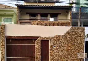 Foto 1 de Casa com 4 Quartos para venda ou aluguel, 300m² em Centro, Campos dos Goytacazes