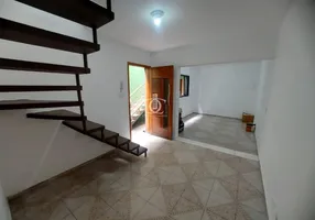 Foto 1 de Sobrado com 3 Quartos à venda, 250m² em Jardim Guapituba, Mauá