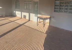 Foto 1 de Casa com 3 Quartos para alugar, 150m² em Vila Oliveira, Aparecida de Goiânia