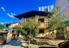 Foto 1 de Casa com 3 Quartos à venda, 225m² em De Lazzer, Caxias do Sul
