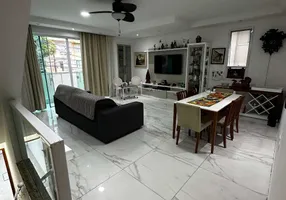 Foto 1 de Casa com 4 Quartos à venda, 200m² em Ponta da Praia, Santos