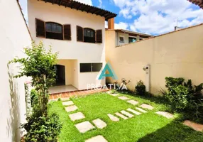 Foto 1 de Sobrado com 3 Quartos à venda, 239m² em Campestre, Santo André