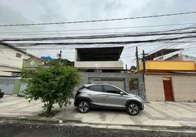 Foto 1 de Casa com 3 Quartos à venda, 130m² em Olaria, Rio de Janeiro