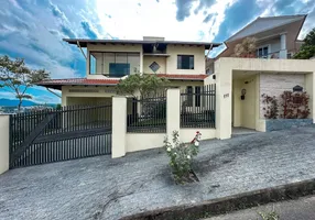Foto 1 de Casa de Condomínio com 4 Quartos à venda, 256m² em Amizade, Jaraguá do Sul