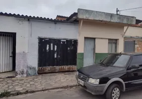 Foto 1 de Casa com 1 Quarto à venda, 180m² em Centro, Santa Cruz de Minas