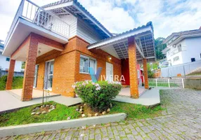 Foto 1 de Casa de Condomínio com 4 Quartos para alugar, 233m² em Tijuca, Teresópolis