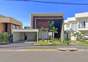 Foto 1 de Casa de Condomínio com 4 Quartos à venda, 226m² em Condomínio do Lago, Goiânia