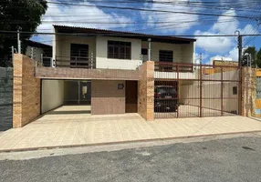 Foto 1 de Casa com 4 Quartos à venda, 616m² em Montese, Fortaleza