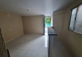 Foto 1 de Casa com 1 Quarto para alugar, 60m² em Jardim Iracema, Taboão da Serra