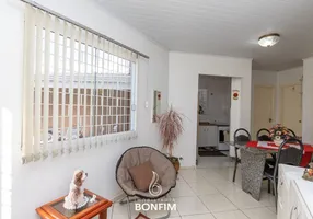 Foto 1 de Casa com 2 Quartos à venda, 72m² em Uberaba, Curitiba