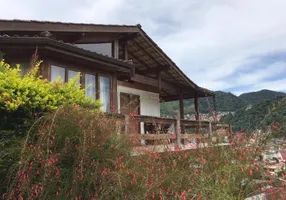 Foto 1 de Casa com 2 Quartos à venda, 160m² em Mosela, Petrópolis