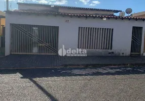 Foto 1 de Casa com 3 Quartos à venda, 290m² em Brasil, Uberlândia