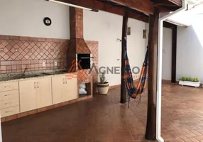 Foto 1 de Casa com 3 Quartos à venda, 179m² em Parque do Castelo, Franca