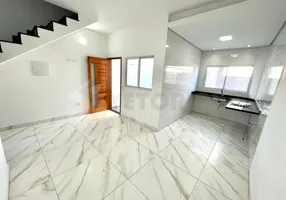 Foto 1 de Sobrado com 2 Quartos à venda, 72m² em Pontal de Santa Marina, Caraguatatuba