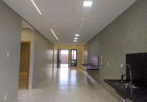 Foto 1 de Casa com 3 Quartos à venda, 210m² em Jardim Atlântico, Goiânia