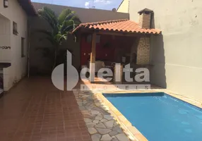 Foto 1 de Casa com 3 Quartos à venda, 185m² em Santa Mônica, Uberlândia