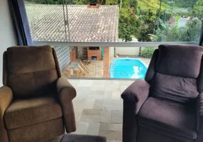 Foto 1 de Casa com 5 Quartos à venda, 245m² em Iririú, Joinville