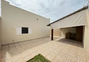 Foto 1 de Casa com 2 Quartos à venda, 250m² em Jardim Leonor, Cotia