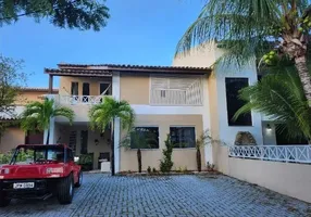 Foto 1 de Casa de Condomínio com 4 Quartos à venda, 230m² em Itapuã, Salvador