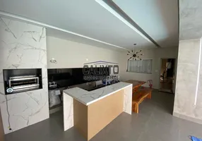 Foto 1 de Casa com 3 Quartos à venda, 230m² em Jardim América, Uberlândia