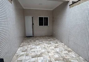 Foto 1 de Casa com 2 Quartos à venda, 65m² em Vila Caicara, Praia Grande