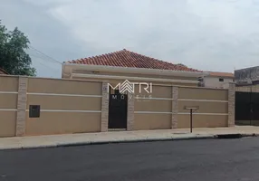 Foto 1 de Casa com 3 Quartos à venda, 211m² em Vila Xavier, Araraquara